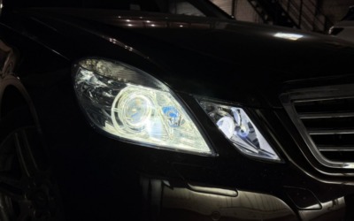 Замена стекол фар и установка Bi-LED модулей на Mercedes-Benz E-Класс