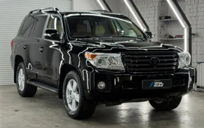 Toyota Land Cruiser 200 — ремонт вмятин, полировка кузова и керамика