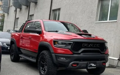 Dodge RAM TRX на установке бесштыревых доводчиков дверей и шумоизоляции салона