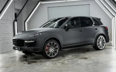 Porsche Cayenne GTS — оклейка автомобиля матовой пленкой с золотистыми металлическими переливами