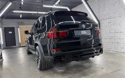 BMW X5 E70 — полировка кузова и нанесение керамики, химчистка салона