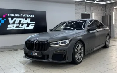 BMW 730D — чип-тюнинг, оклейка сатиновой полиуретановой плёнкой, покраска суппортов, шумоизоляция