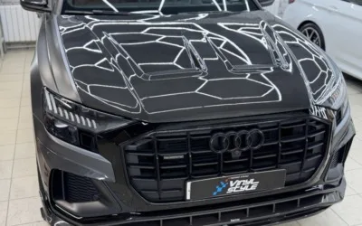 Audi Q8 — установка капота из карбона с дальнейшим бронированием полиуретановой пленкой