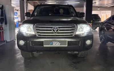 Toyota Land Cruiser 200 — установили би-лед модули Aozoom K3 Dragon Knight