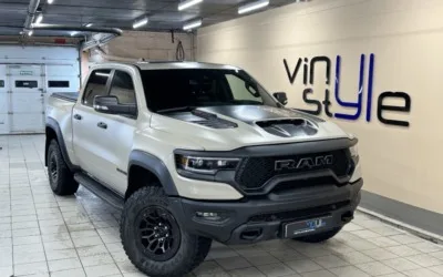 Бронирование кузова Dodge Ram TRX матовой полиуретановой плёнкой, покраска ручек, реставрация кожи, бронирование монитора