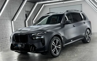 BMW X7 — бронирование кузова матовой полиуретановой пленкой и целый комплекс услуг